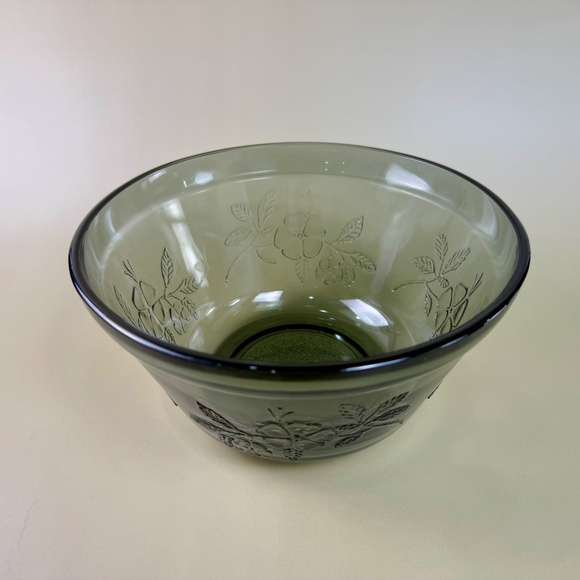 Vintage Federal Glass Blossom Bowl | Sundown Gray | 8" Floral Glass MCM - Picture 5 of 12